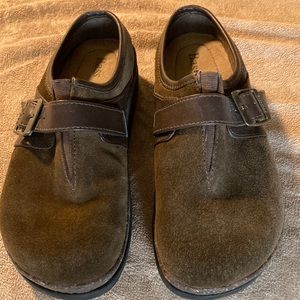 EUC Bass brand Dark Brown suede mules